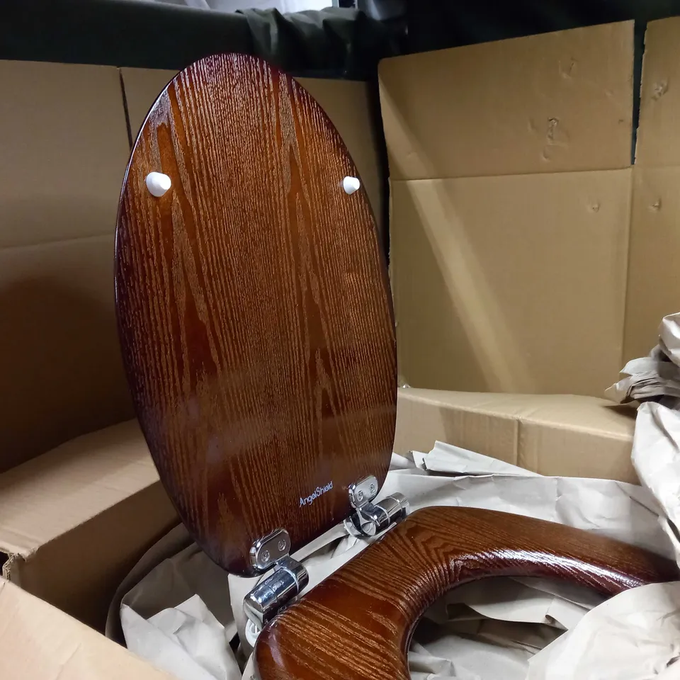 BOXED ANGEL SHIELD WOODEN TOILET SEAT