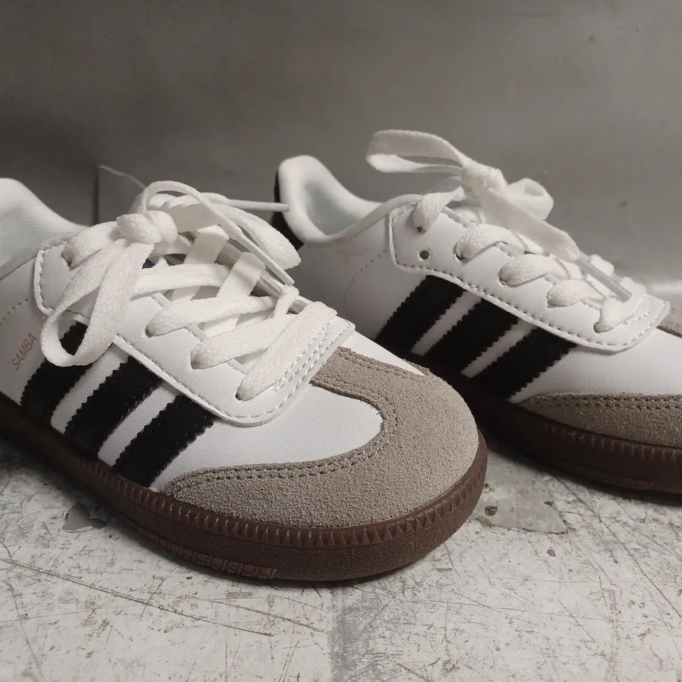 BOXED PAIR OF ADIDAS INFANT SAMBA SHOES IN WHITE/BLACK SIZE UK 11