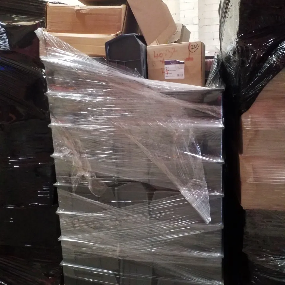 PALLET CONTAINING ASSORTED GREETINGS CARDS