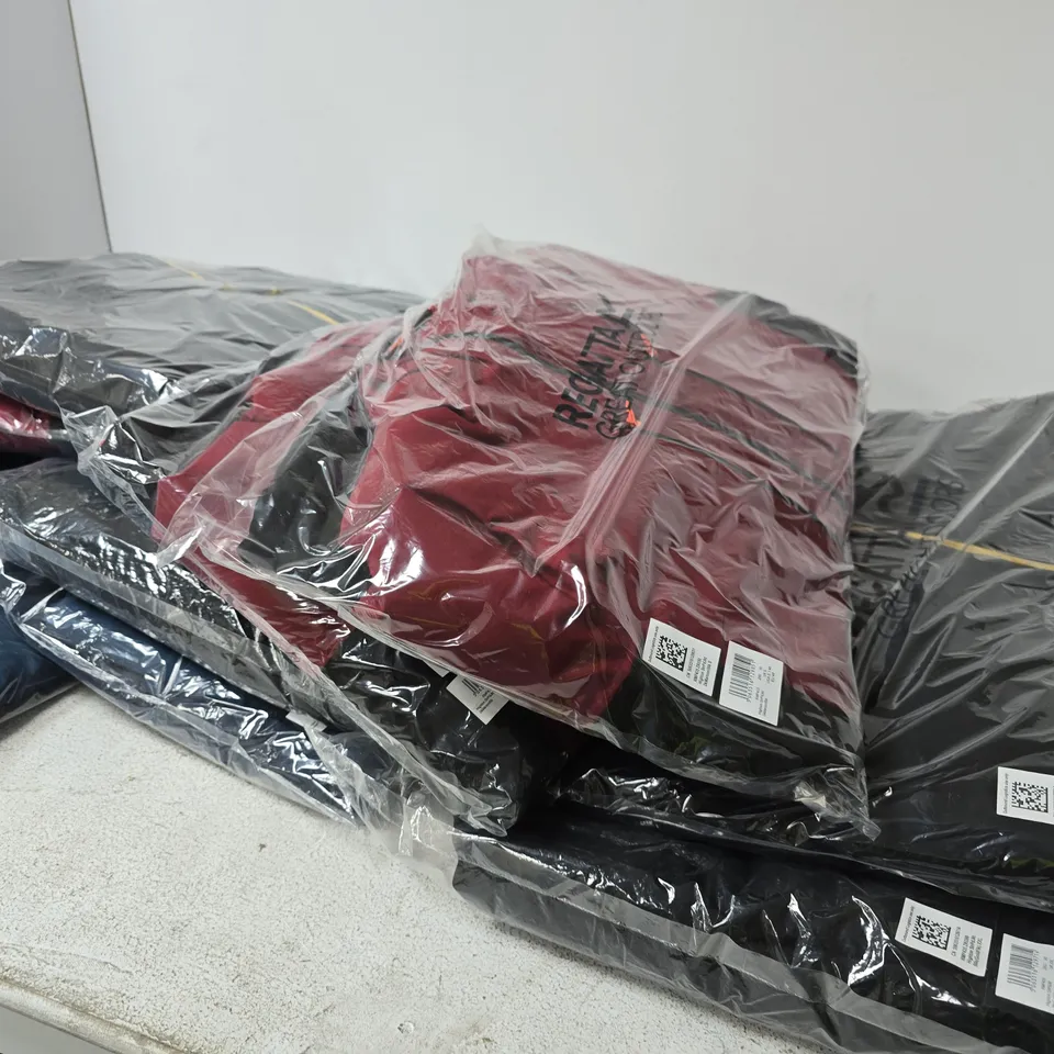BOX OF APPROXIMATELY 10 BRAND NEW REGATTA CLOTHING ITEMS IN VARIOUS STYLES , COLOURS AND SIZES
