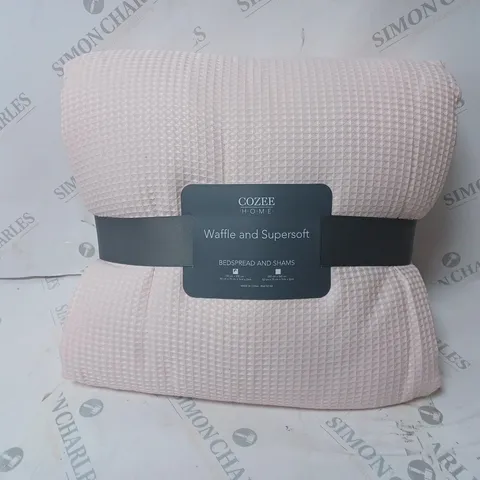 BOXED COZEE HOME WAFFLE AND SUPERSOFT BED SPREAD IN PALE PINK - 150 X 200CM