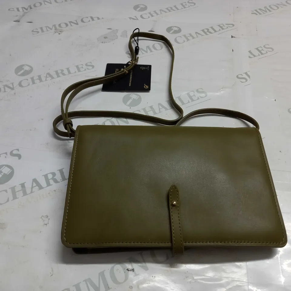 MASSIMO DUTTI PURSE IN DARK GREEN 