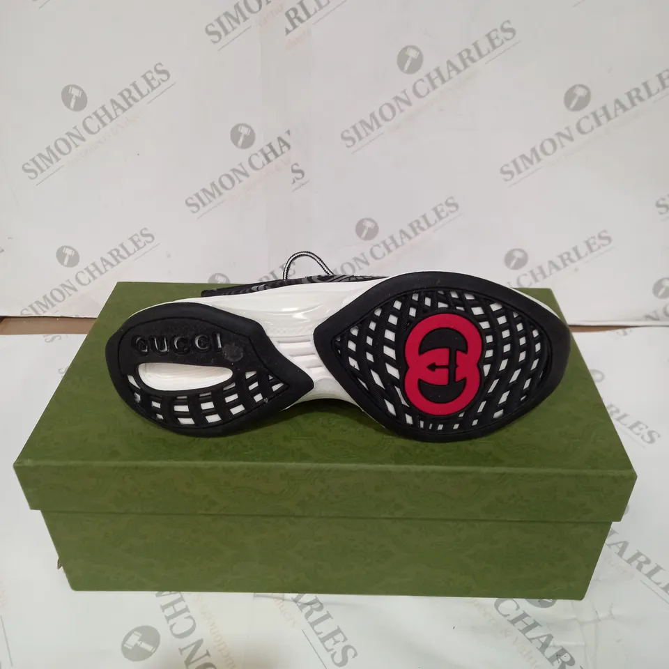 BOXED PAIR OF GUCCI RUN SNEAKERS - BLACK/WHITE, SIZE 5
