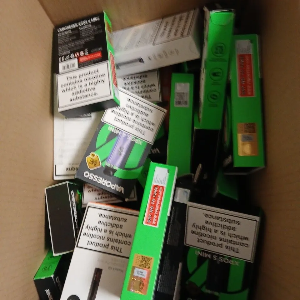 APPROXIMATELY 15 ASSORTED E-CIG PRODUCTS AND ACCESSORIES TO INCLUDE VAPORESSO, GEEKVAPE, ASPIRE ETC 