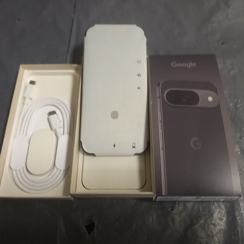 BOXED GOOGLE PIXEL 9 256GB MOBILE PHONE IN OBSIDIAN