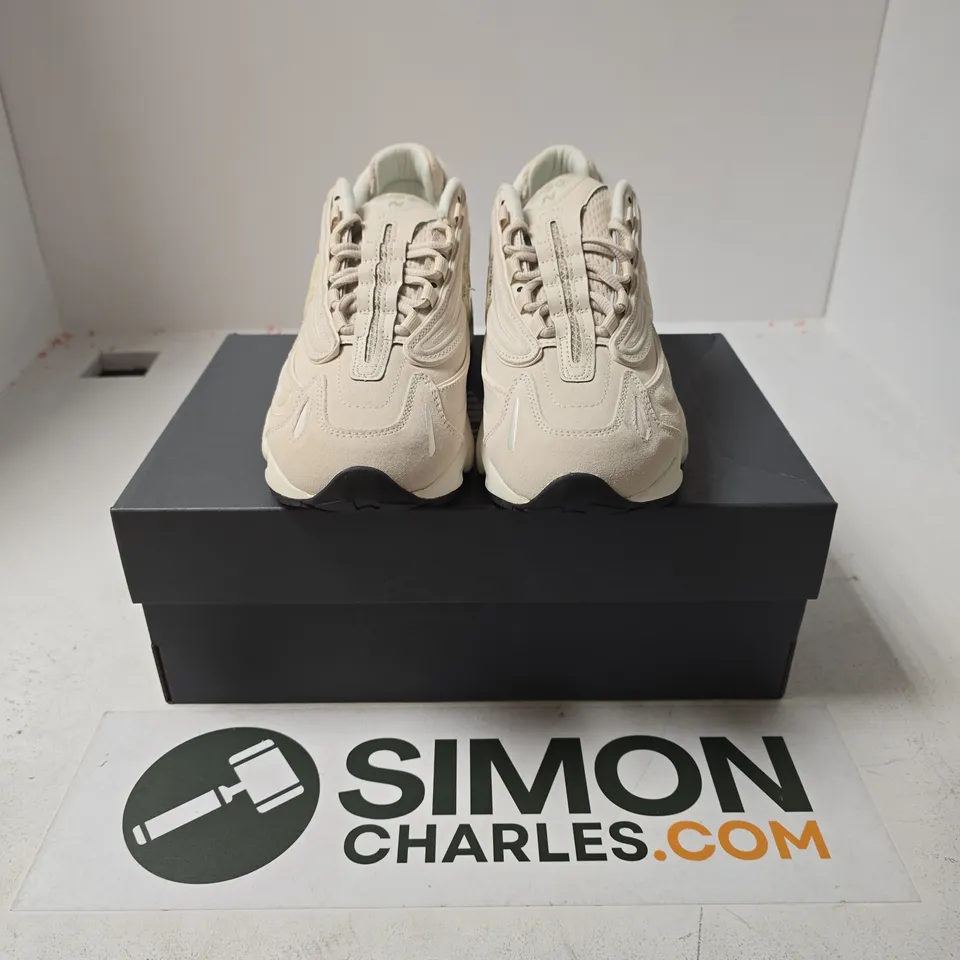 BOXED PAIR OF NEW BALANCE 1000 N TRAINERS IN WHITE - UK 9