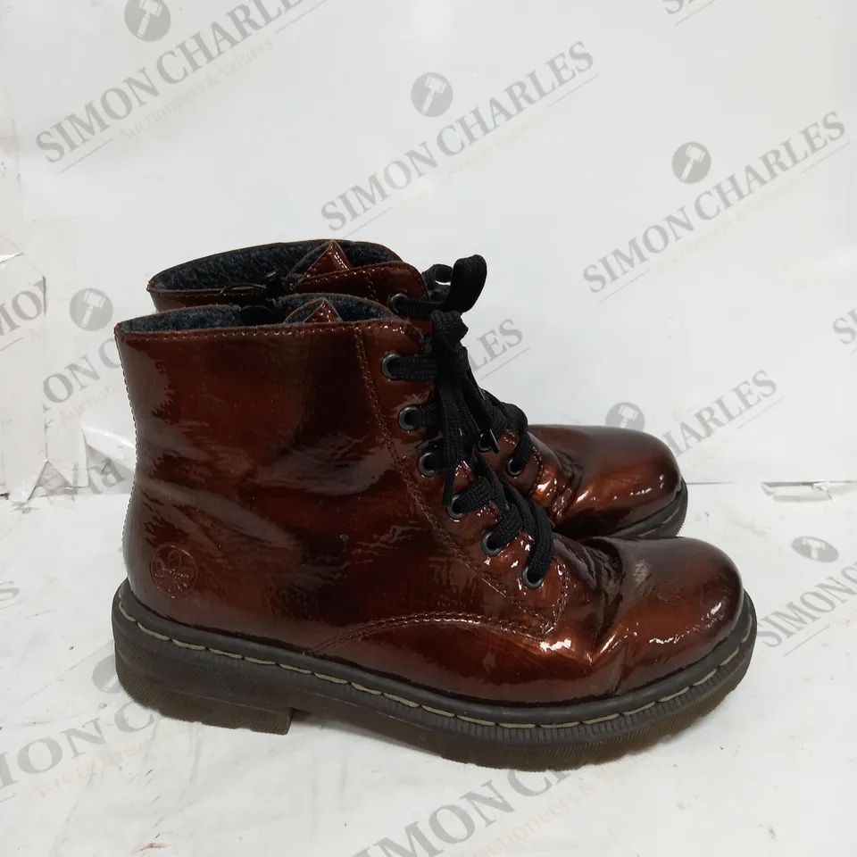 PAIR OF RIEKER LACE ANKLE BOOTS IN BRONZE - 7.5