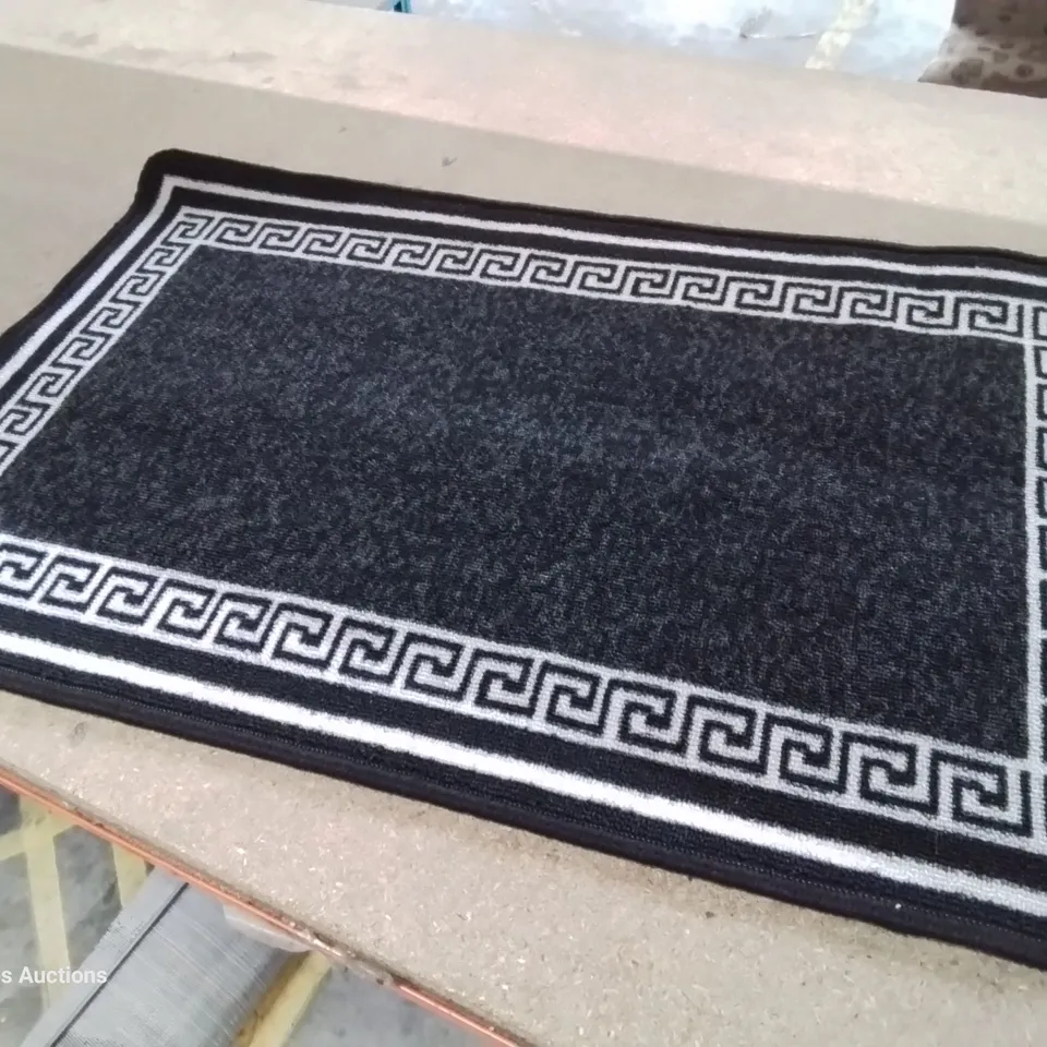 DESIGNER GAGLIANO WASHABLE BLACK/WHITE RUG 50 × 80
