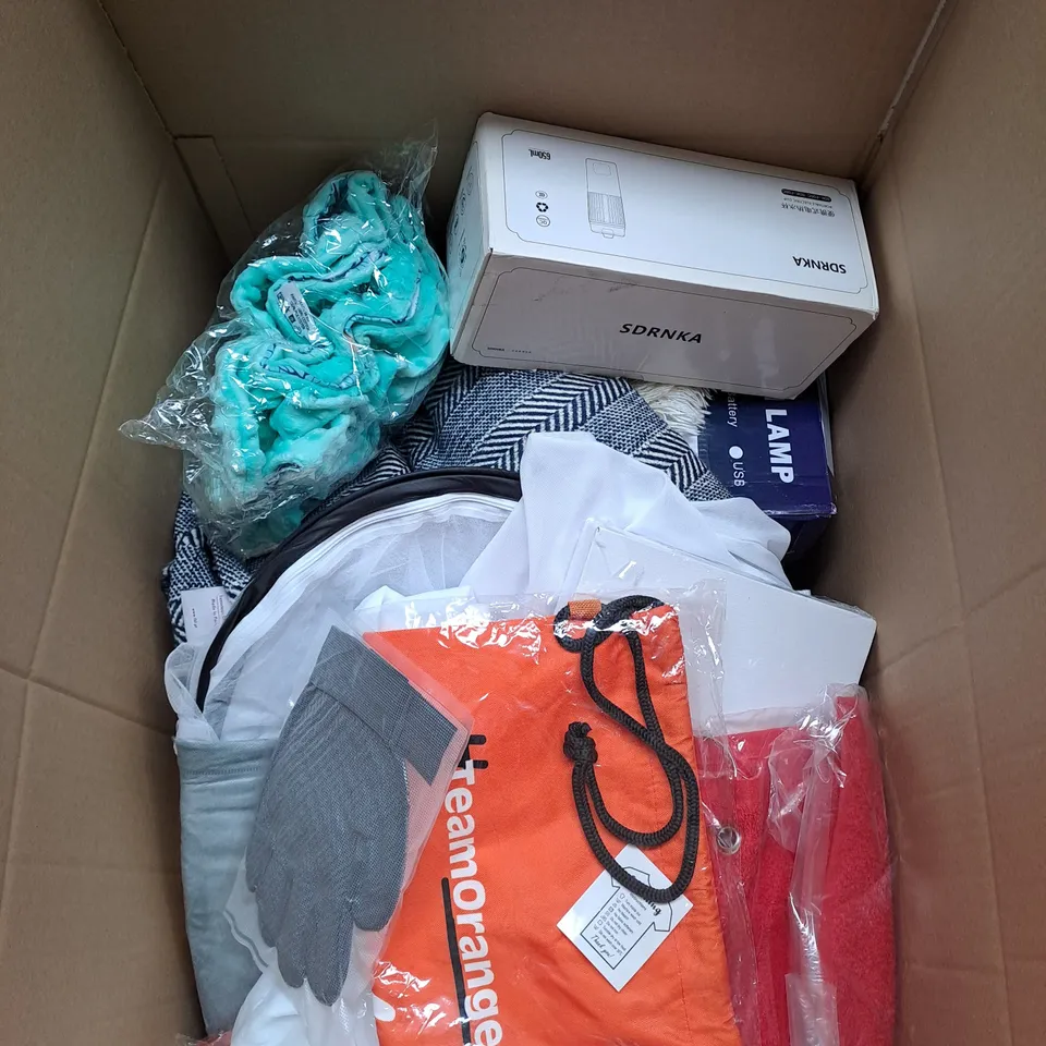 APPROXIMATELY 15 HOUSEHOLD ITEMS TO INCLUDE SOFA COVERS, TOUCH LAMP AND NEWBORN NAPPIES
