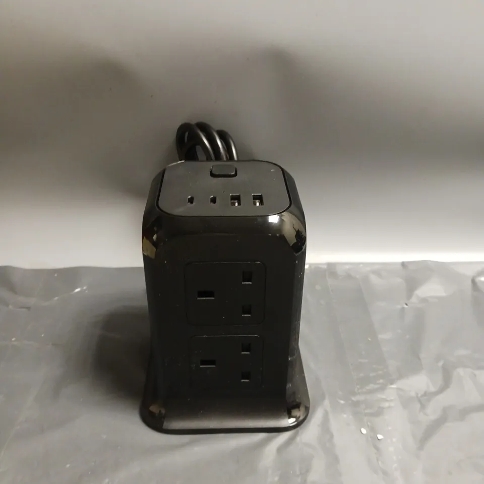 BOXED EXTENSION CORD SOCKET WITH MULTIPLE SOCKETS AND USB PORTS BLACK