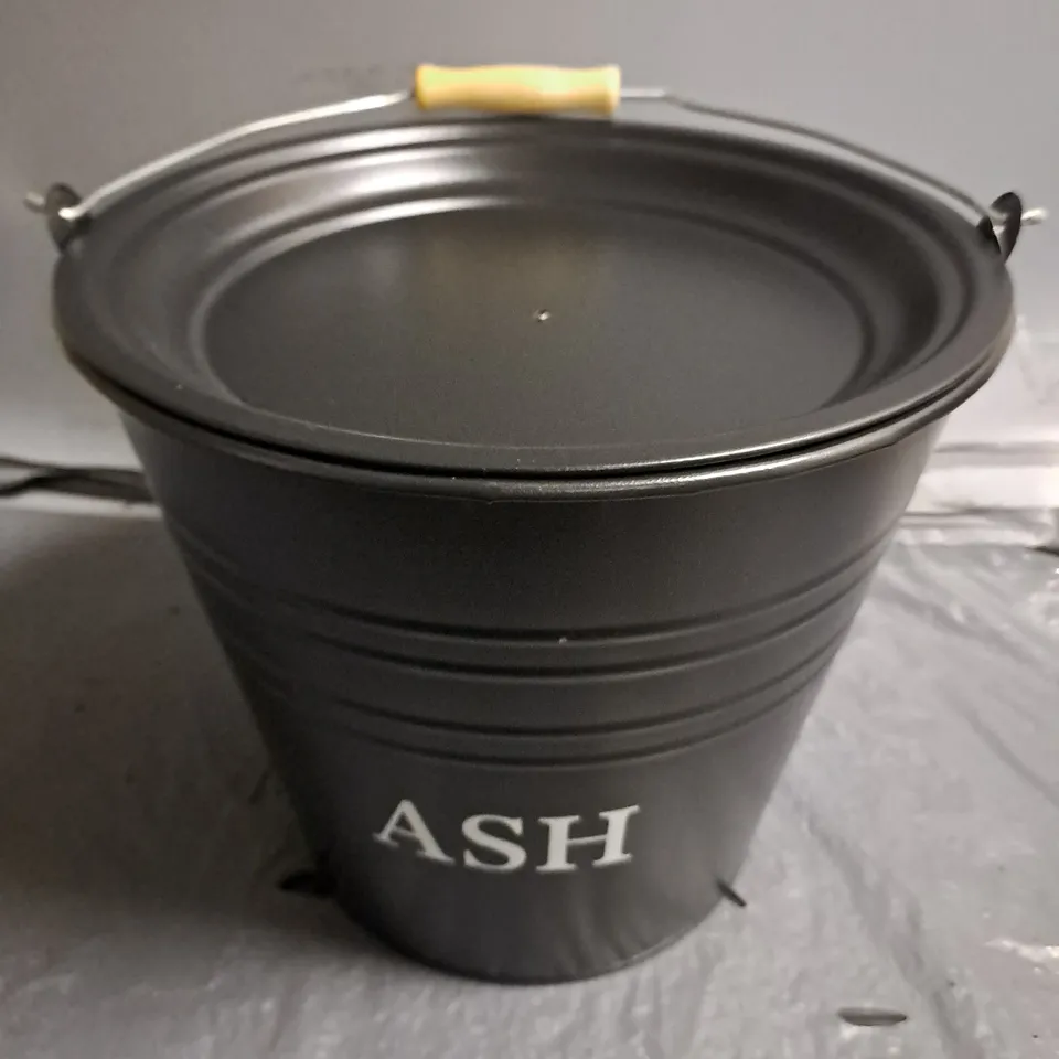 BOXED UNI-0441 'ASH' BUCKET WITH LID