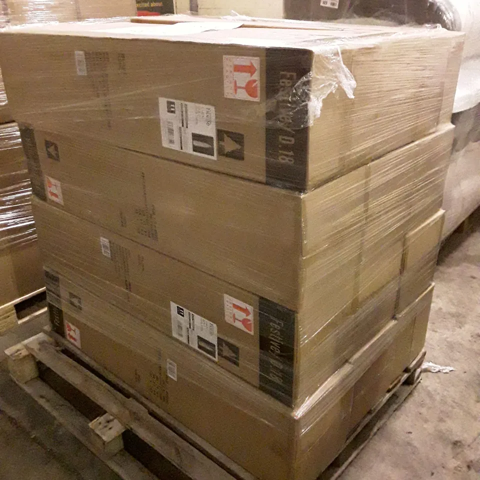 PALLET OF APPROXIMATELY 12 BOXES CONTAINING BRAND NEW 114CM GOLD TIPS TREES