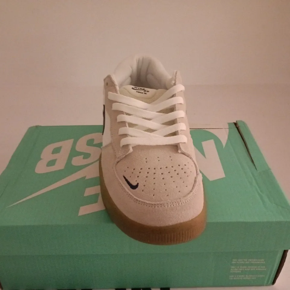 NIKE SB FORCE GREY/WHITE/BLUE UK 8.5 BOXED