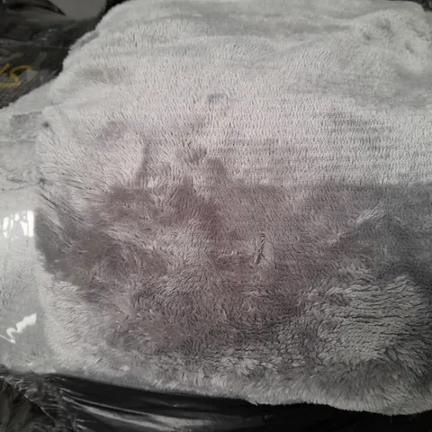 4 PIECE KING SIZE CHARCOAL GOLDEN FOIL LEAF VELVET SHEET