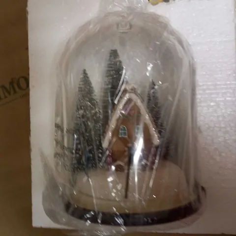 SANTA EXPRESS PRE-LIT FESTIVE SCENE IN GLASS CLOCHE DOME