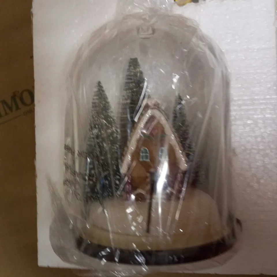 SANTA EXPRESS PRE-LIT FESTIVE SCENE IN GLASS CLOCHE DOME
