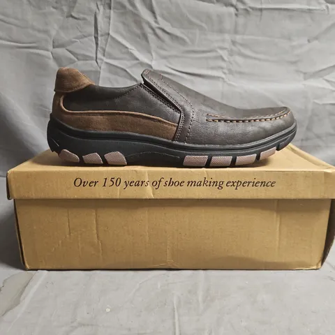 BOXED PAIR OF CUSHION-WALK SLIP-ON SHOES IN BROWN SIZE 8