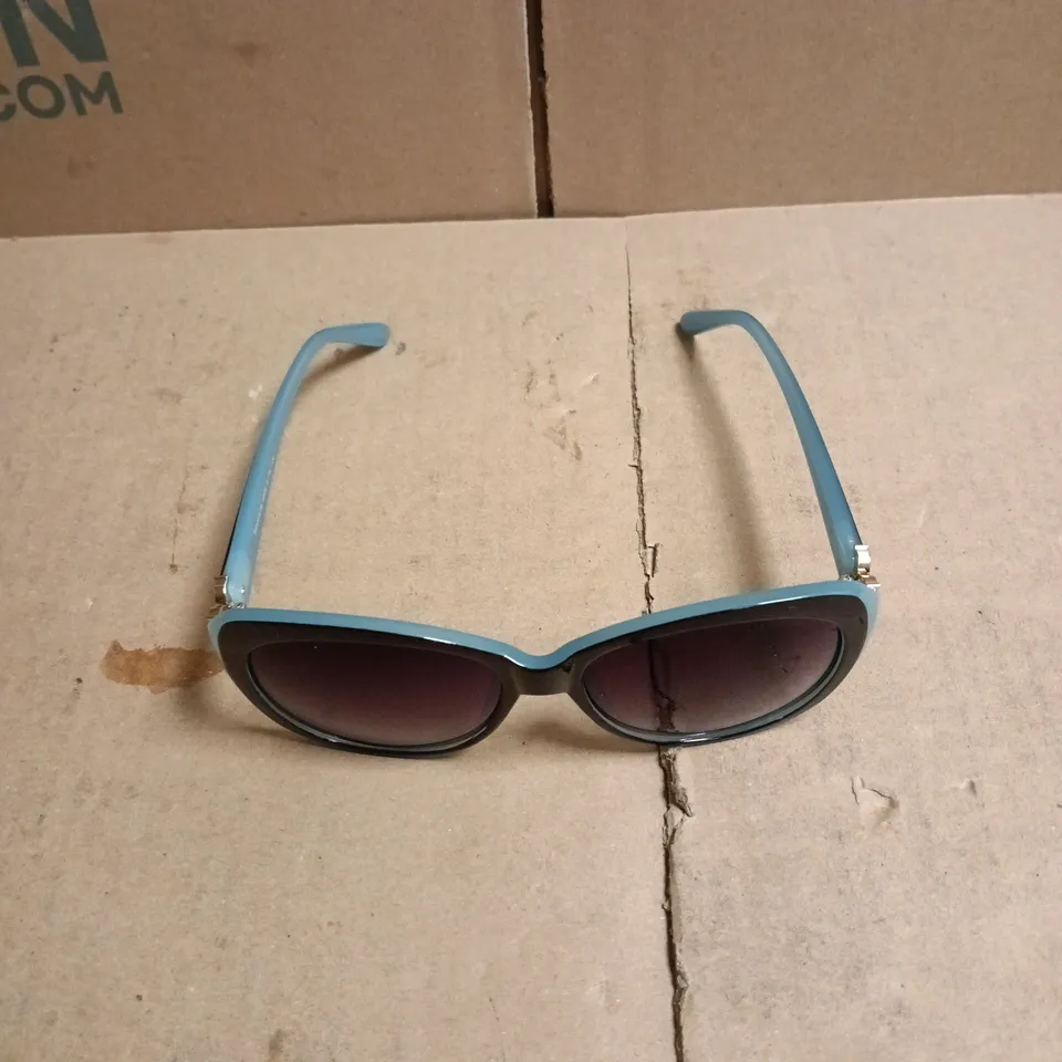 TIFFANY AND CO SUN GLASSES IN CASE WITH TIFFANY BOX