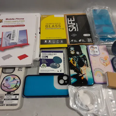 LOT OF ASSORTED MOBILE PHONE ACCESSORIES TO INCLUDE VIDEO AMPLIFIERS, SCREEN PROTECTORS, CASES AND DATA CABLE SETS