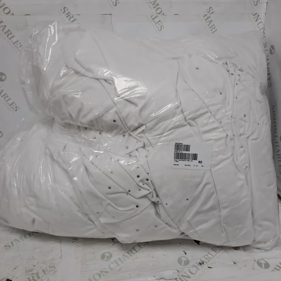JM BY JULIEN MACDONALD GLITTER BURST BEDSPREAD IN WHITE (250 X 260CM)
