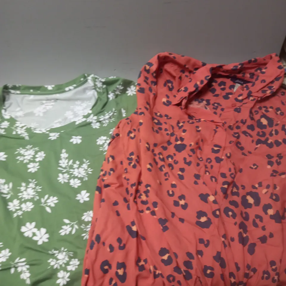 APPROXIMATELY 10 LADIES CLOTHING ITEMS. ASSORTED COLOURS, SIZES AND STYLES