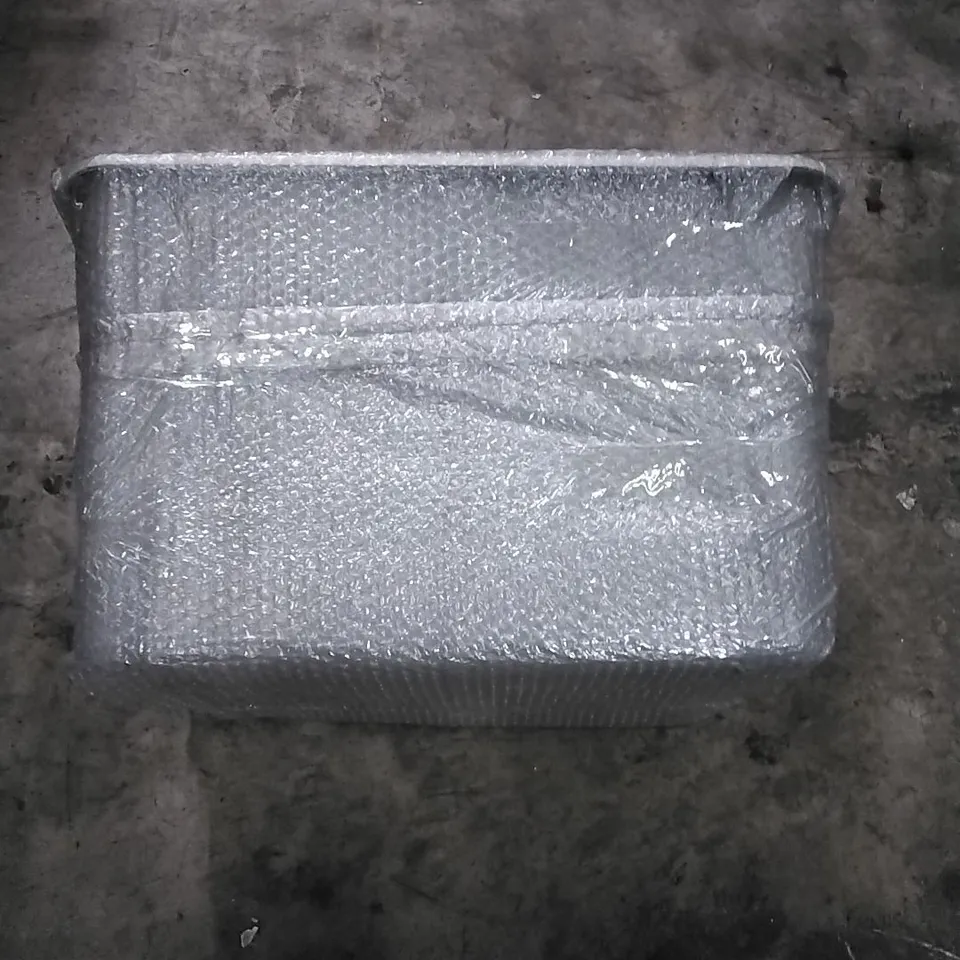 PALLET TO CONTAIN WRAPPED PLASTIC STORAGE BOXES 