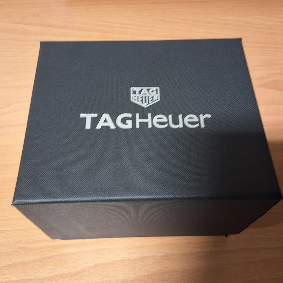 BOXED TAG HEUER INDY 500 BLACK DIAL WATCH WITH RUBBER STEAP
