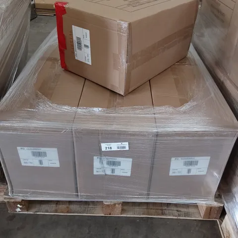 PALLET OF CLOTHING ITEMS, 7 CASES OF 6 TWO TONE JUMPERS SIZE 2XL