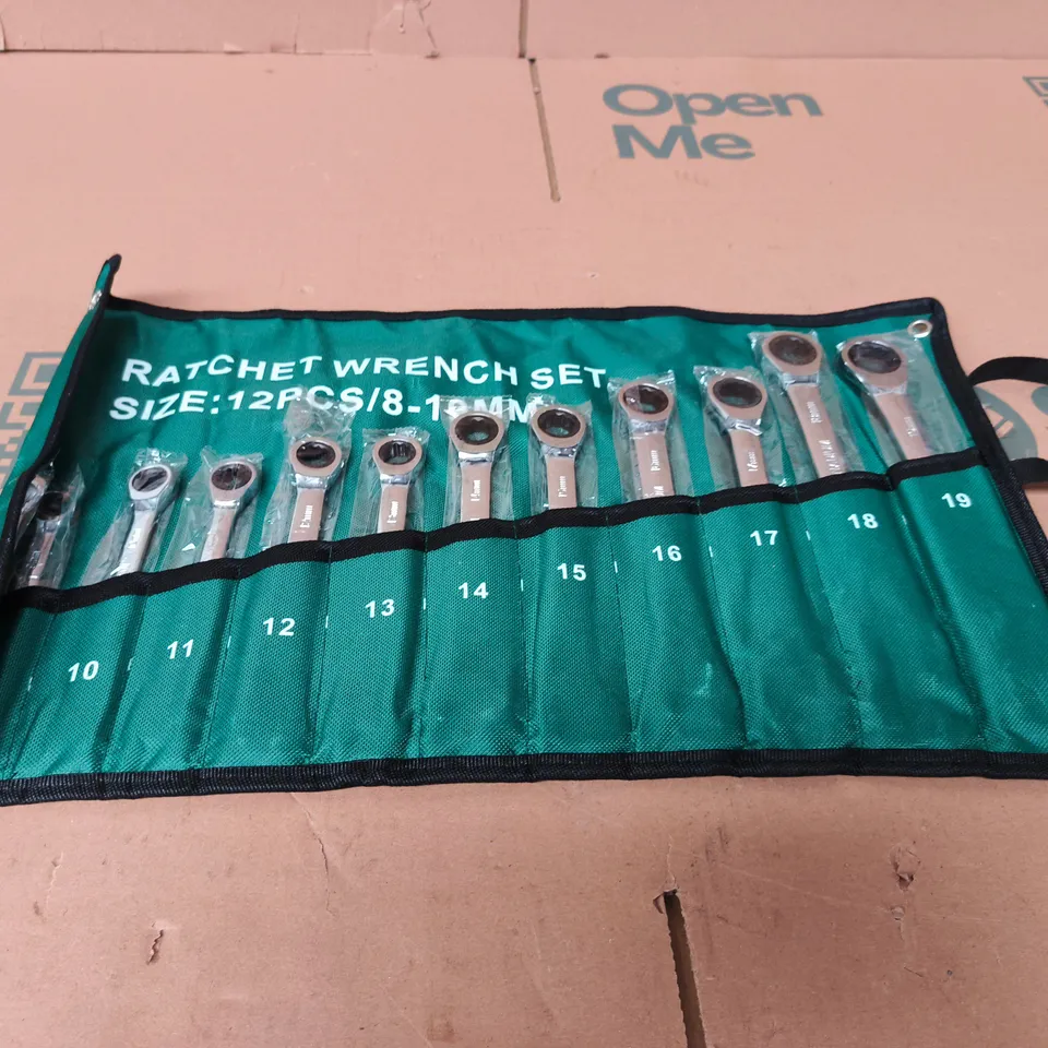 RATCHET WRENCH SET – 12PC, 8-18MM, GREEN ROLL CASE