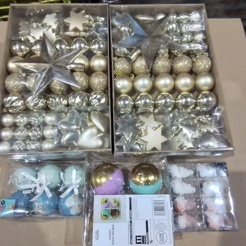 LOT OF 23 ASSORTED PACKS OF BAUBLES AND TREE DECORATIONS
