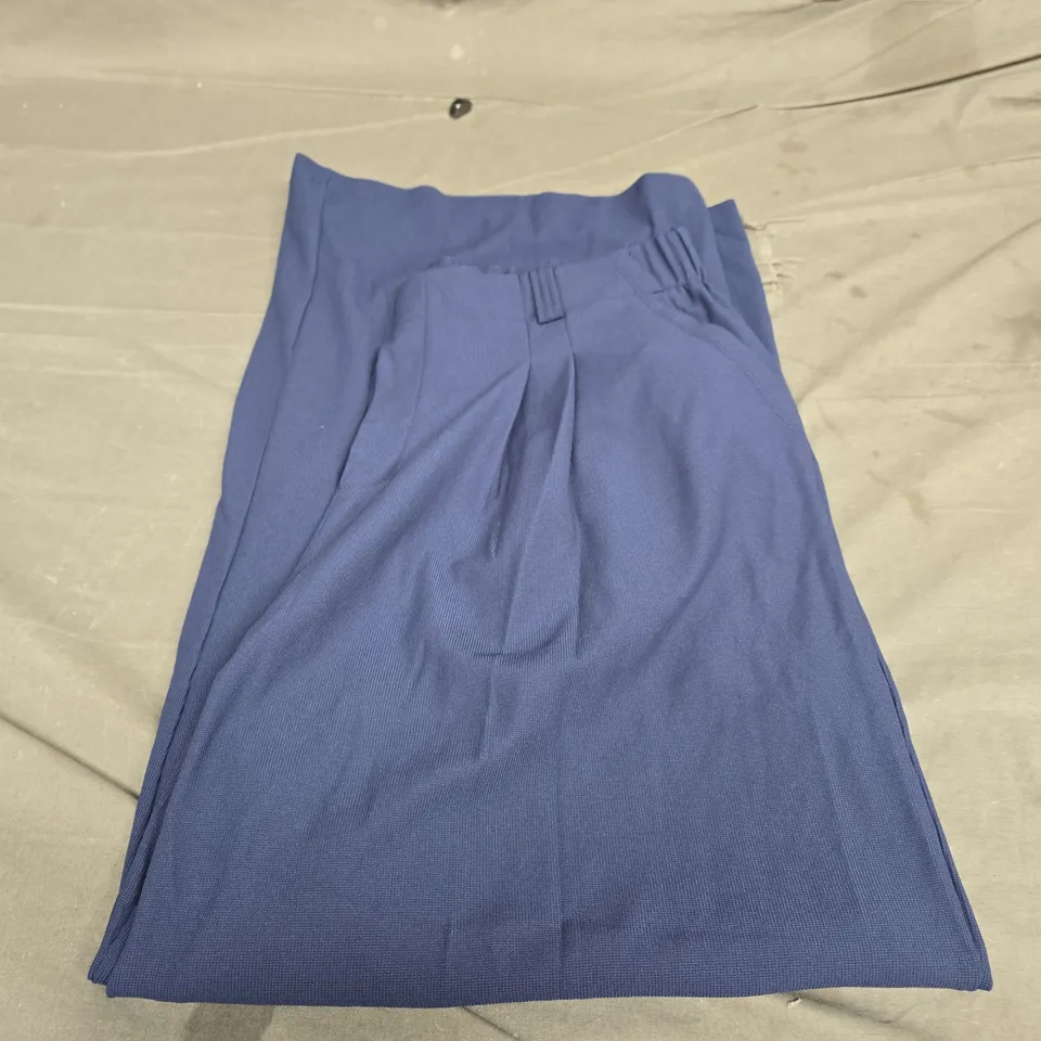HALARA CASUAL TROUSERS - SIZE XL