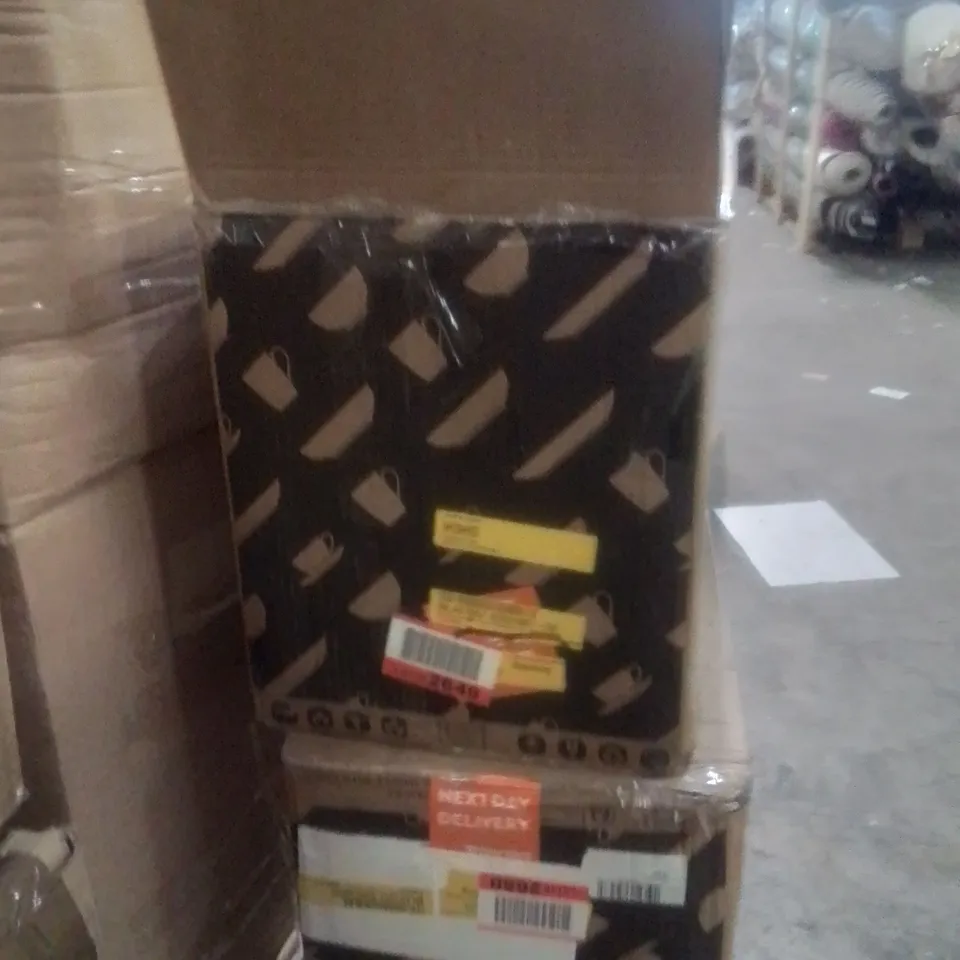 BOXED 60 PEICE PORCELAIN CHINA DINNERWARE SET (2BOXES)