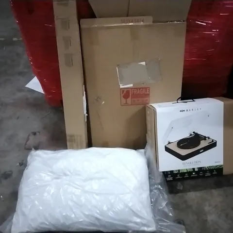 PALLET OF HOUSEHOLD ITEMS TO INCLUDE LED GROW LIGHT, MIRROR, MARLEY REVOLUTION,  PILLOWS AND OTHER ASSORTED ITEMS... 