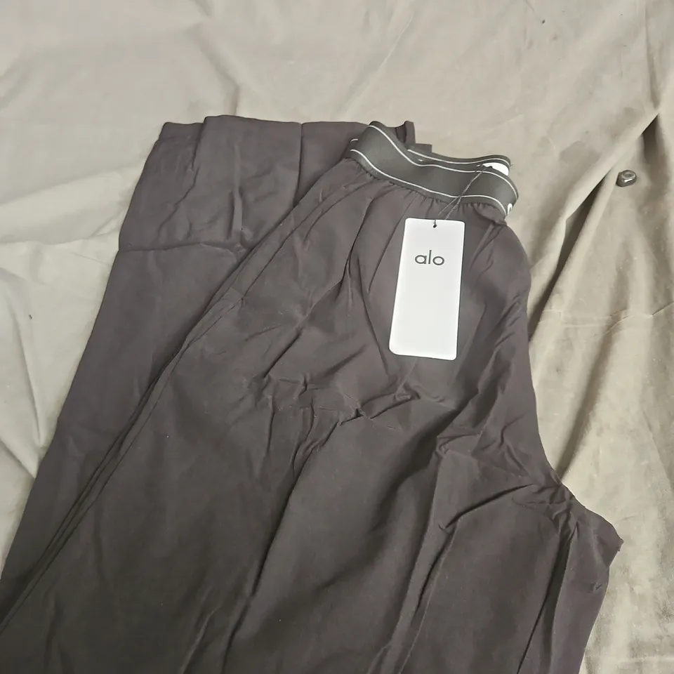 ALO YOGA BLACK TRACK PANTS - WOMEN'S SIZE M