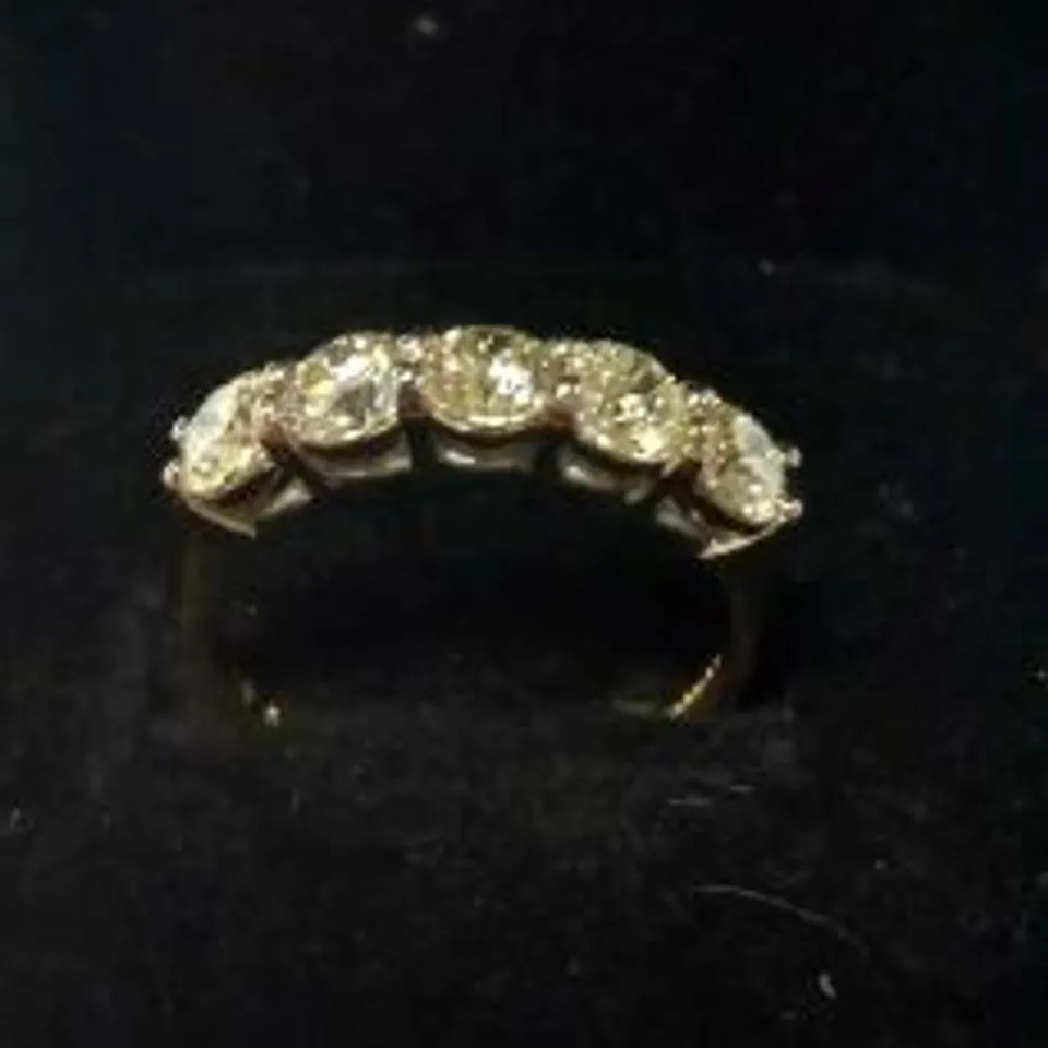 18CT GOLD FIVE STONE HALF ETERNITY RING SET WITH DIAMONDS WEIGHING +1.55CT