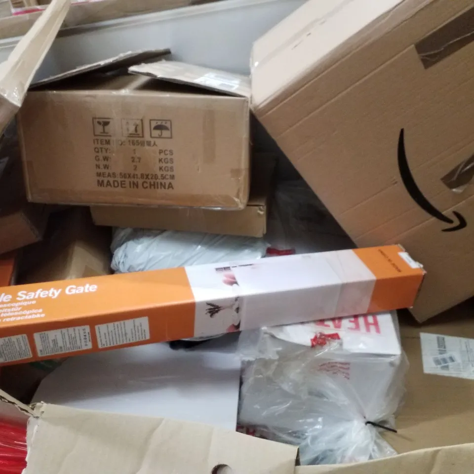 PALLET CONTAINING ASSORTED PRODUCTS INCLUDING RETRACTABLE SAFETY GATE, TOWEL RACK, ELECTRIC DARTBOARD & LED LIGHTING