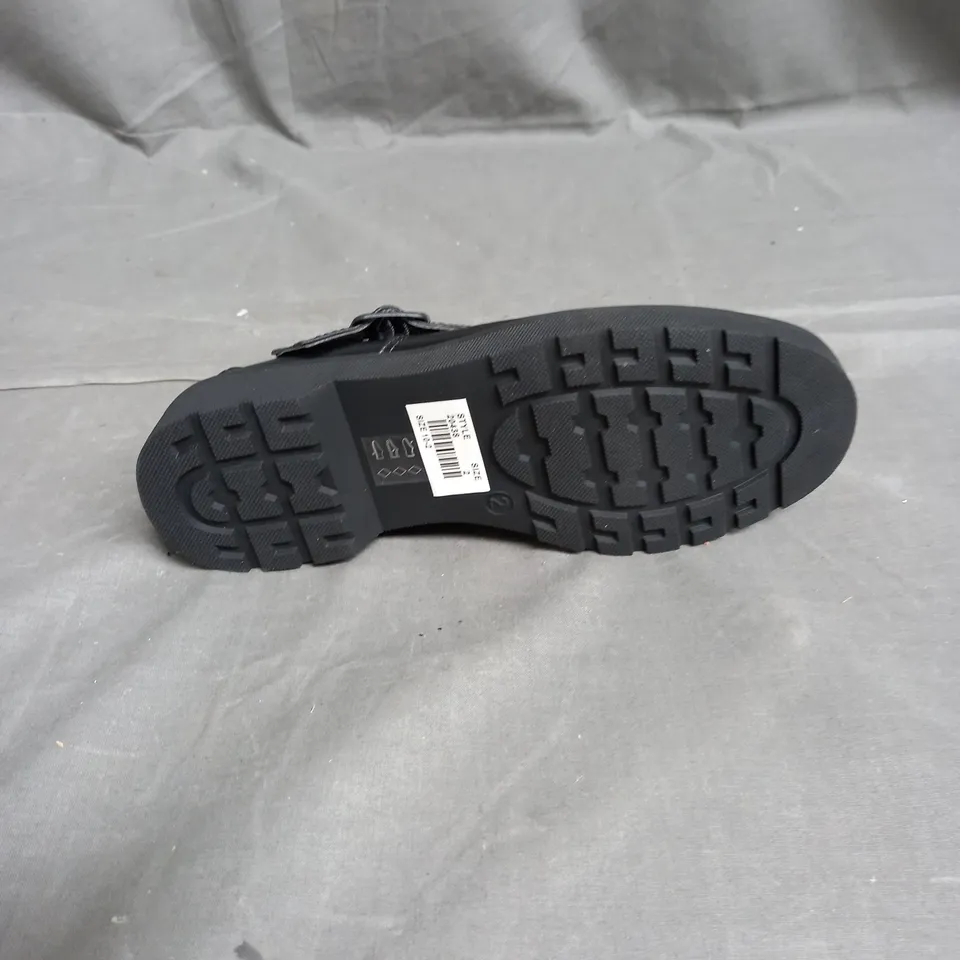BOX OF APPROXIMATELY 10 PAIRS OF GIRLS SCHOOL SHOES IN BLACK - VARIOUS SIZES