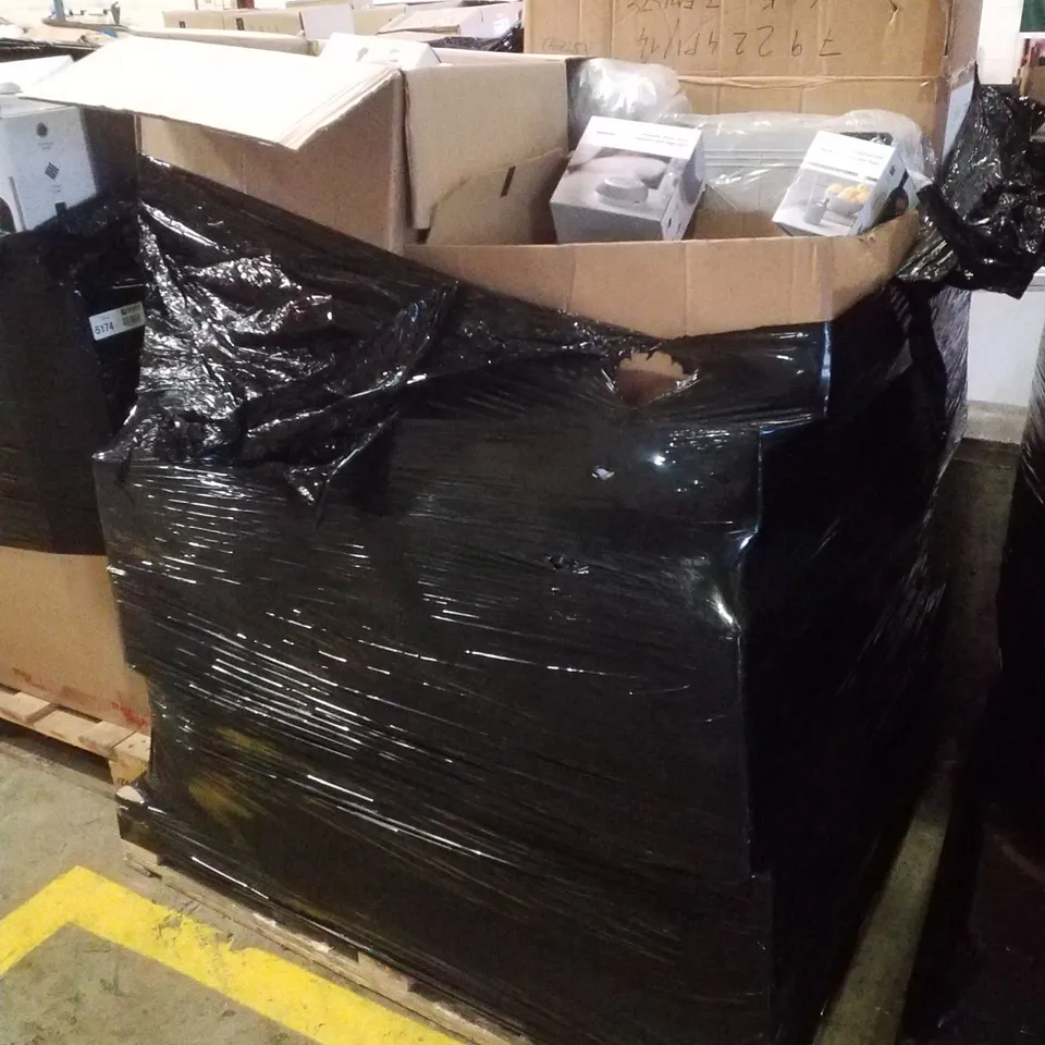 PALLET CONTAINING ASSORTED ELECTRICAL PRODUCTS INCLUDING PORTABLE SLIM RADIOS, PORTABLE WHITE NOISE MACHINES & BEDSIDE ALARM CLOCKS WITH WIRELESS CHARGING