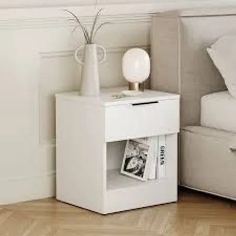 BOXED TREGA 1 DRAWER BEDSIDE CHEST - WHITE (1 BOX)