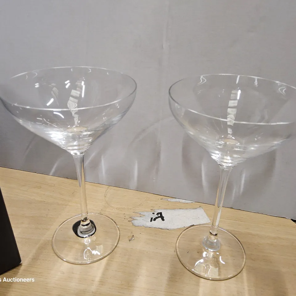 APPROXIMATELY 15 CHEF SOMMELIER 21cl CHAMPAGNE & COCKTAIL GLASSES