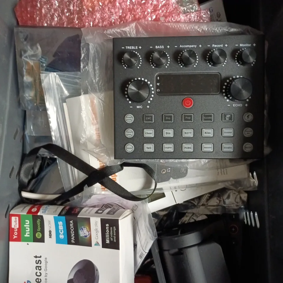 APPROXIMATELY 10 ASSORTED ELECTRICAL PRODUCTS TO INCLUDE TENS DEVICE, HDMI AUDIO ADAPTER, STREAMING DEVICE ETC 