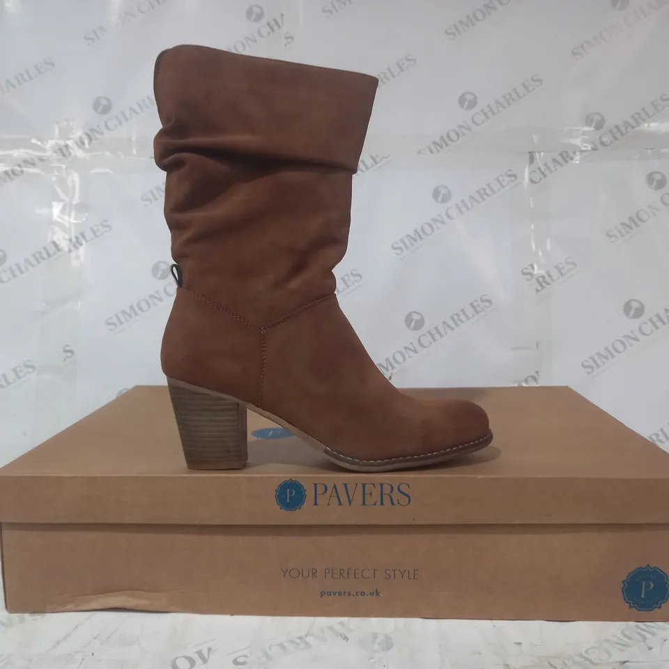 BOXED PAIR OF PAVERS BLOCK HEEL BOOTS IN TAN SIZE 8