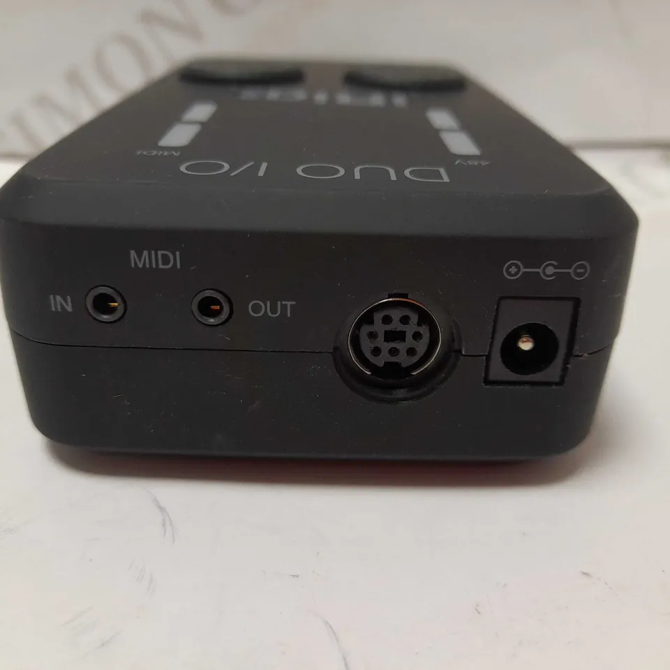 IRIG PRO DUO I/O - MOBILE 2-CHANNEL AUDIO/MIDI INTERFACE