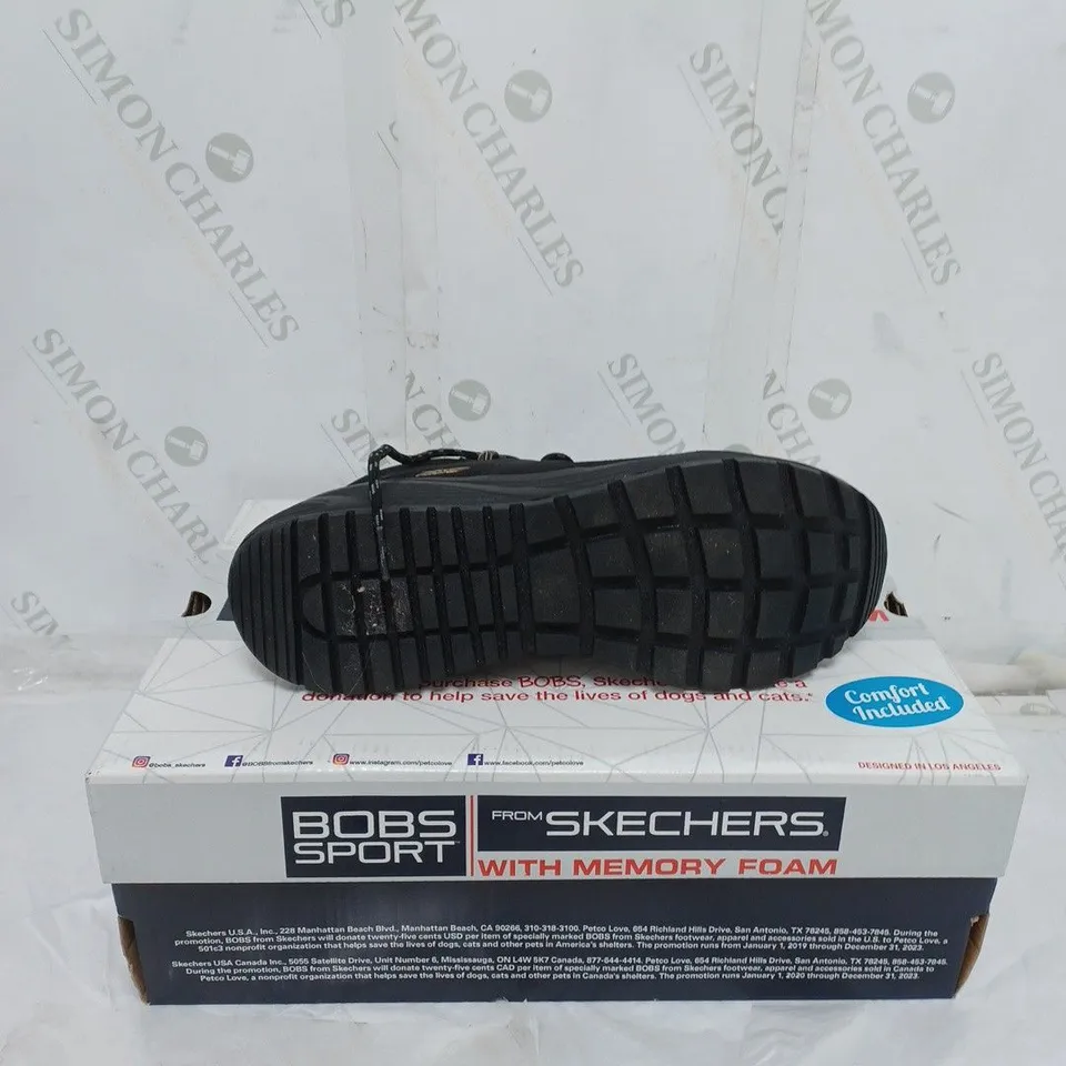 BOXED BOB'S SPORT SPARROW 2.0 FROM SKECHERS MEMORY FOAM LADIES BLACK TRAINERS SIZE 9