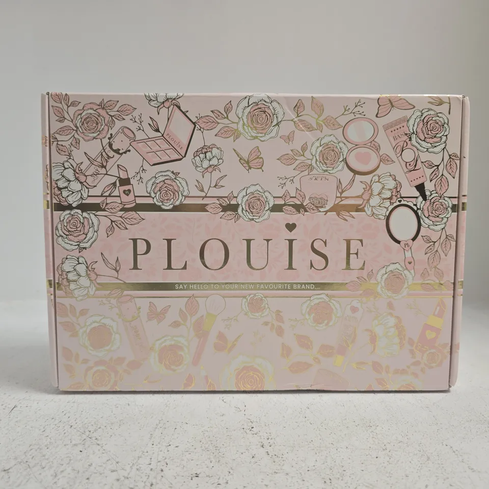 P.LOUISE MYSTERY COSMETIC GIFT SET