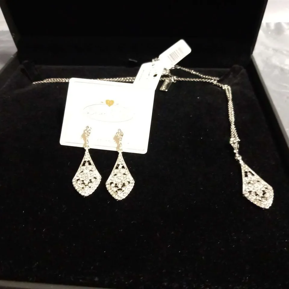 BOXED LOVETT AND CO NECKLACE AND EARRING SET