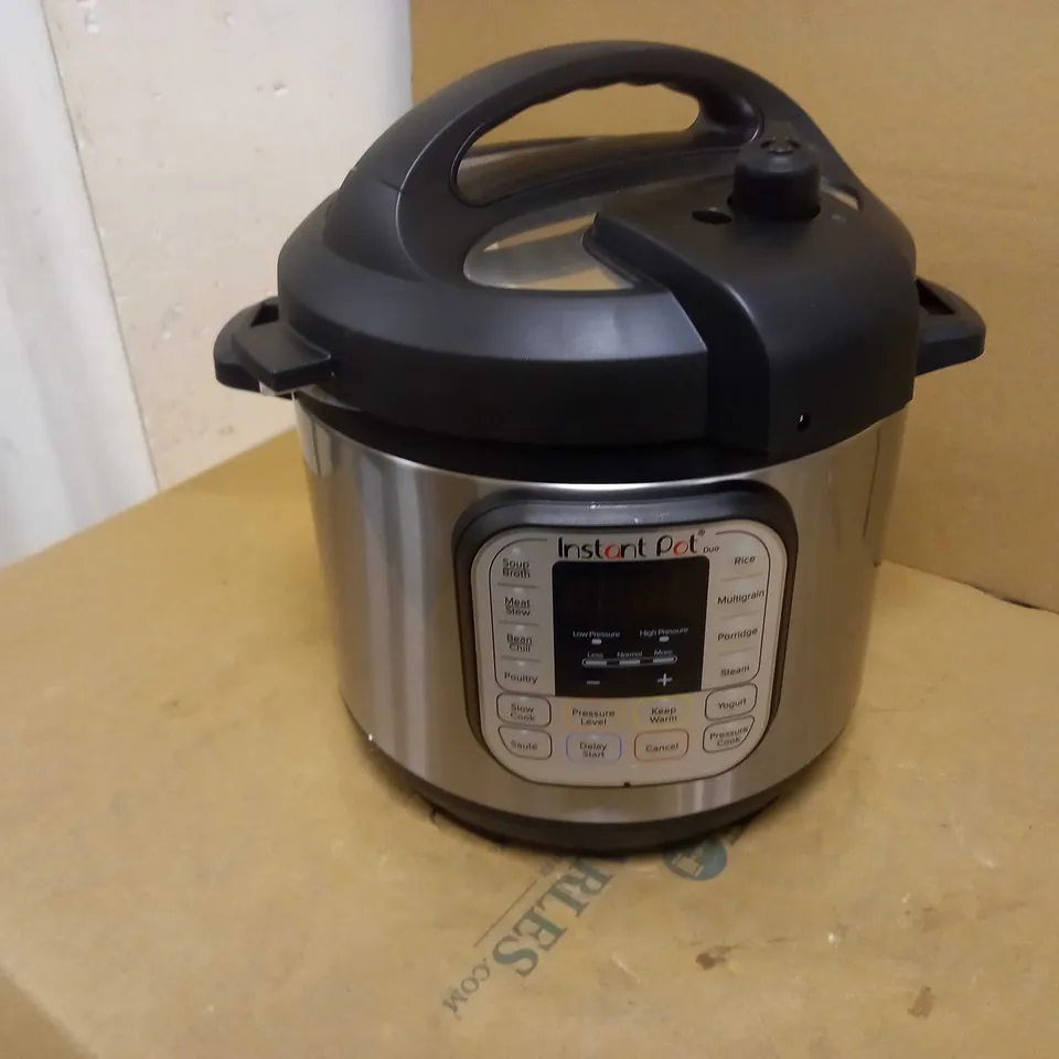 INSTANT POT DUO SMART PRESSURE COOKER