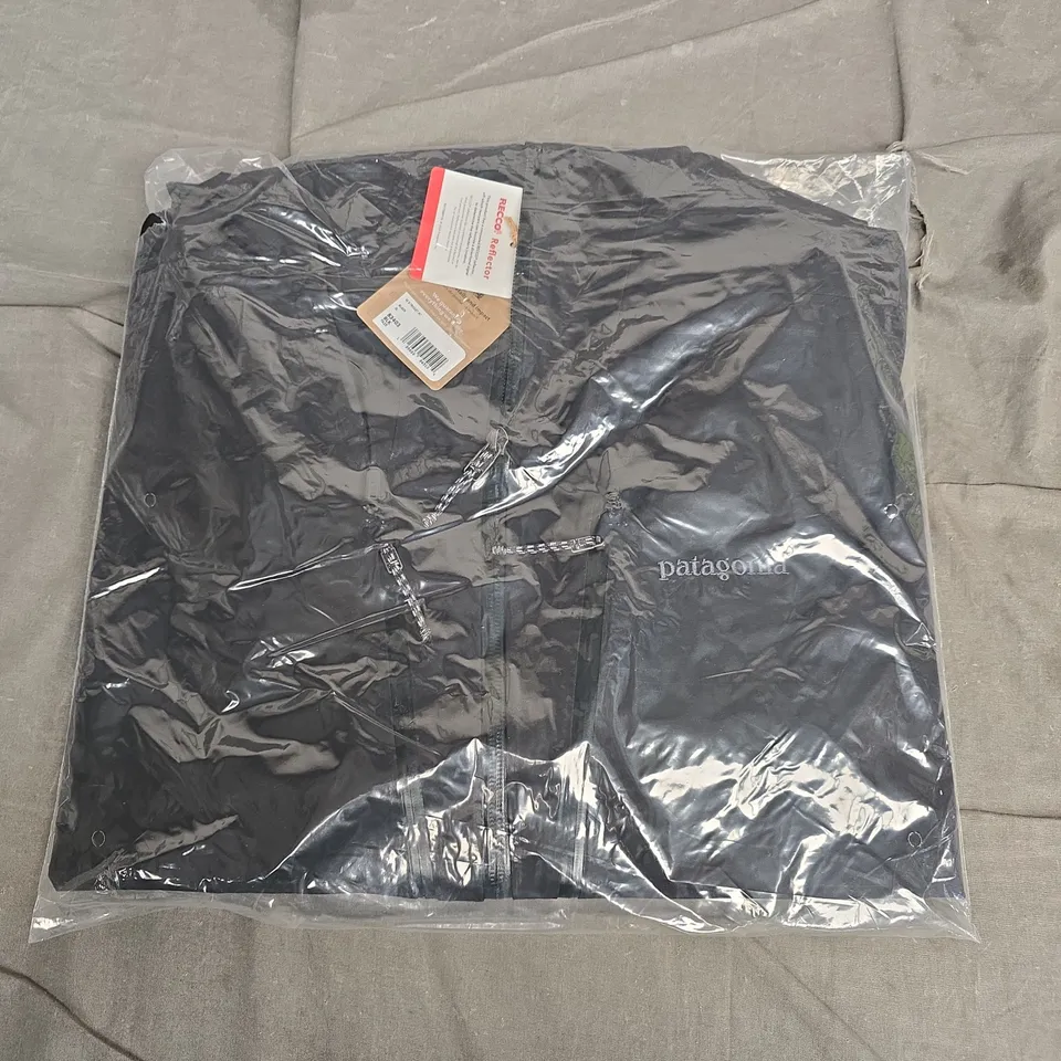 BAGGED PATAGONIA MEN'S TRIOLET BLACK JACKET – XL