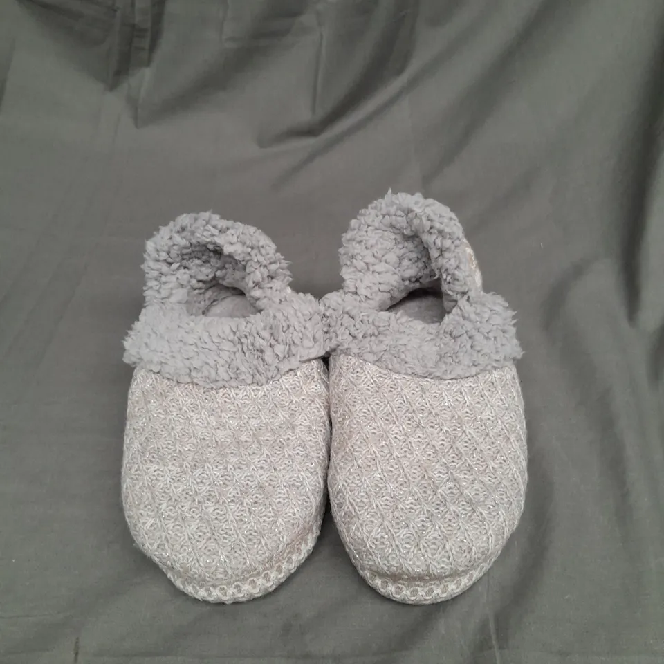 MUK LUKS MAGDALANA SLIPPERS IVORY SNOW SIZE 7