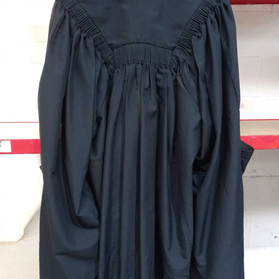 RYDER & AMIES CAMBRIDGE UNIVERSITY STUDENT GOWN